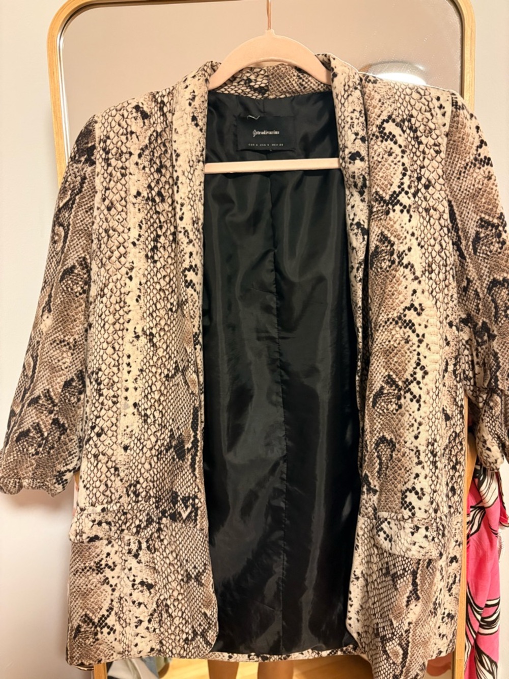 Stradivarius Snake print blazer ruched sleeves detail open front